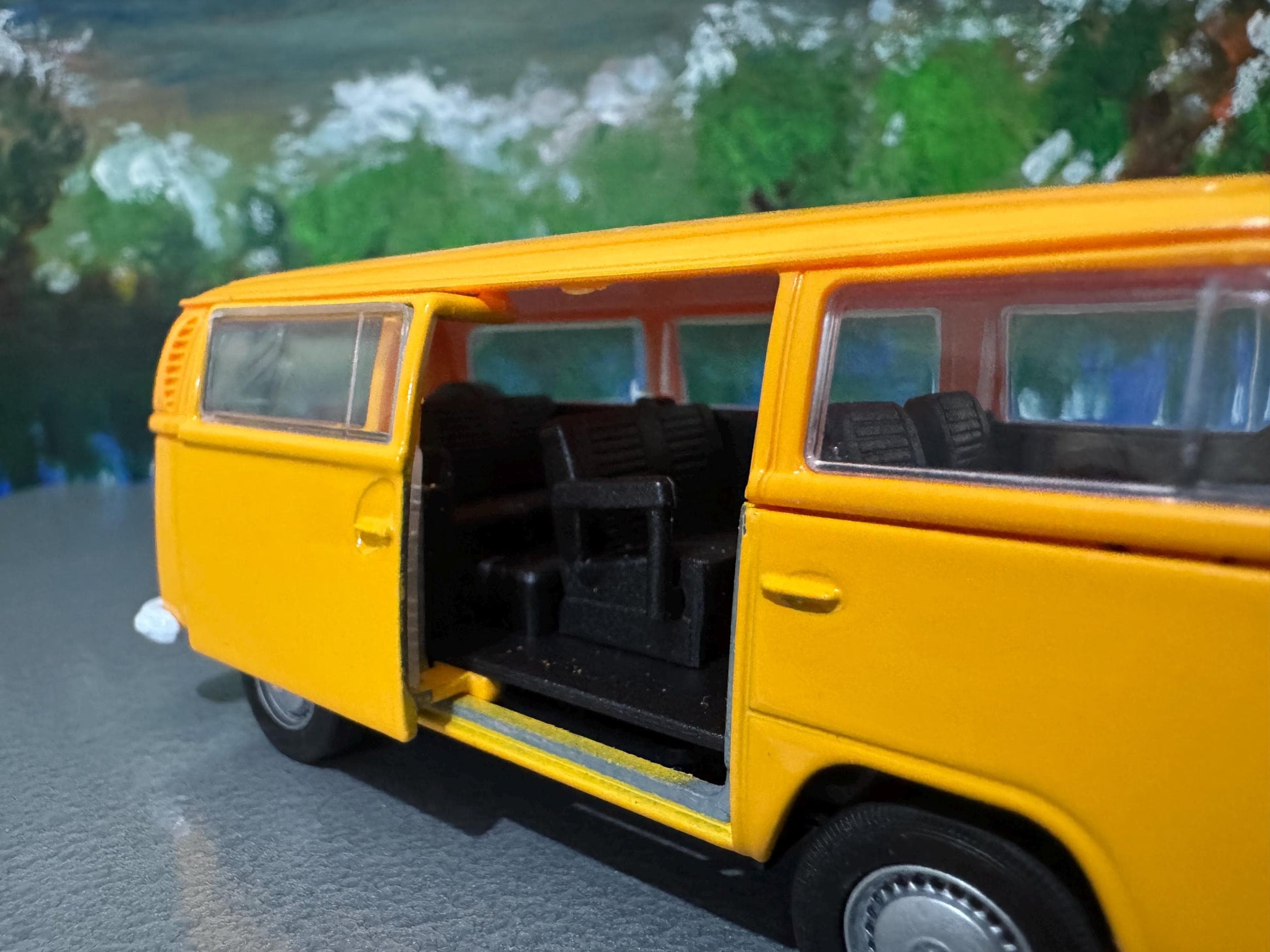 VW T2 Transporter Bus Toy Car PERSONALISED PLATES 1:39 scale Model boy girl dad mom uncle grandad brother Birthday Easter gift Boxed