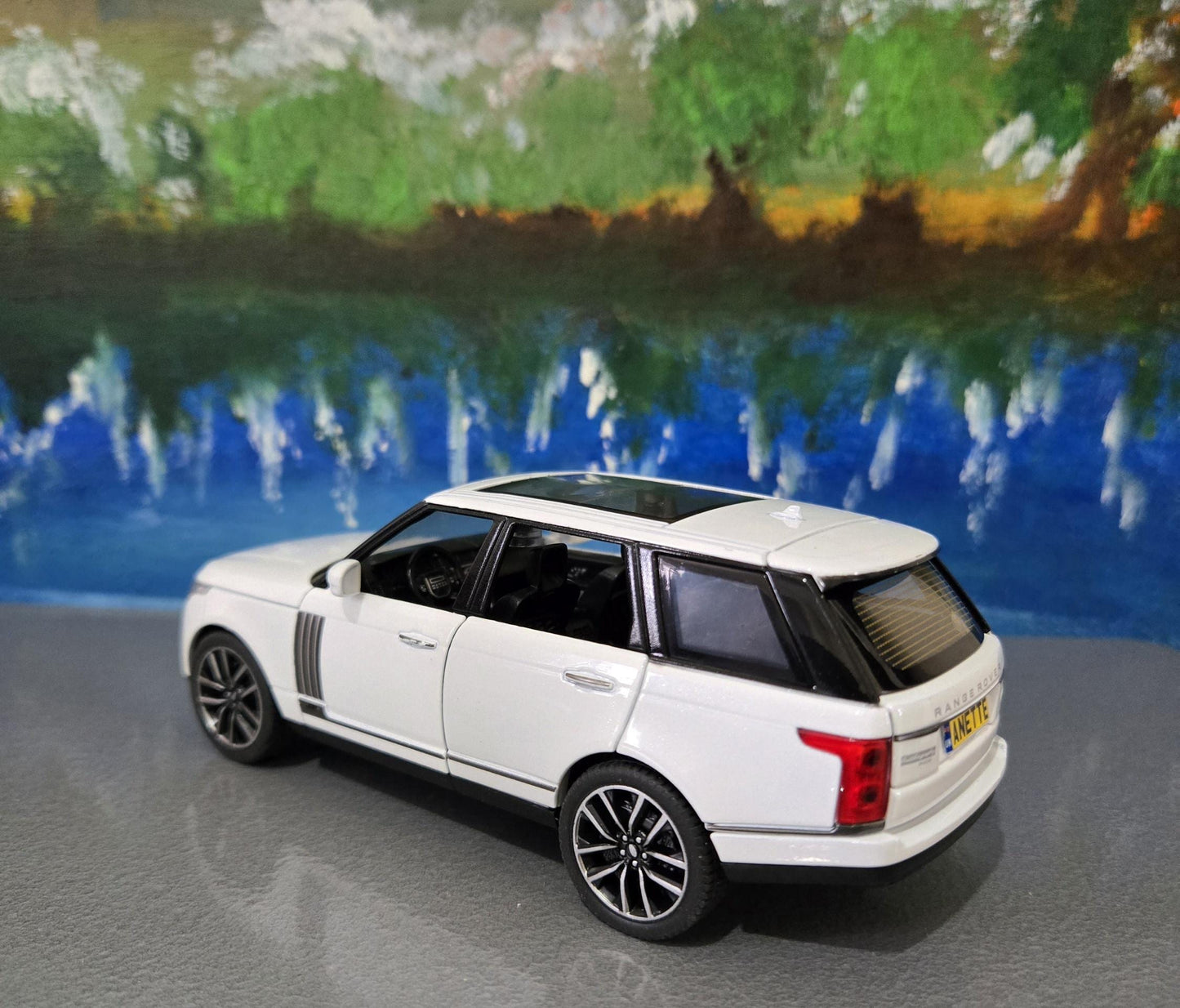 1:32 Land Rover Range Rover SV Diecast Model Car, Toy with Light & Sound - Personalised Gift for Him, 50th Anniversary Edition, Pearl White