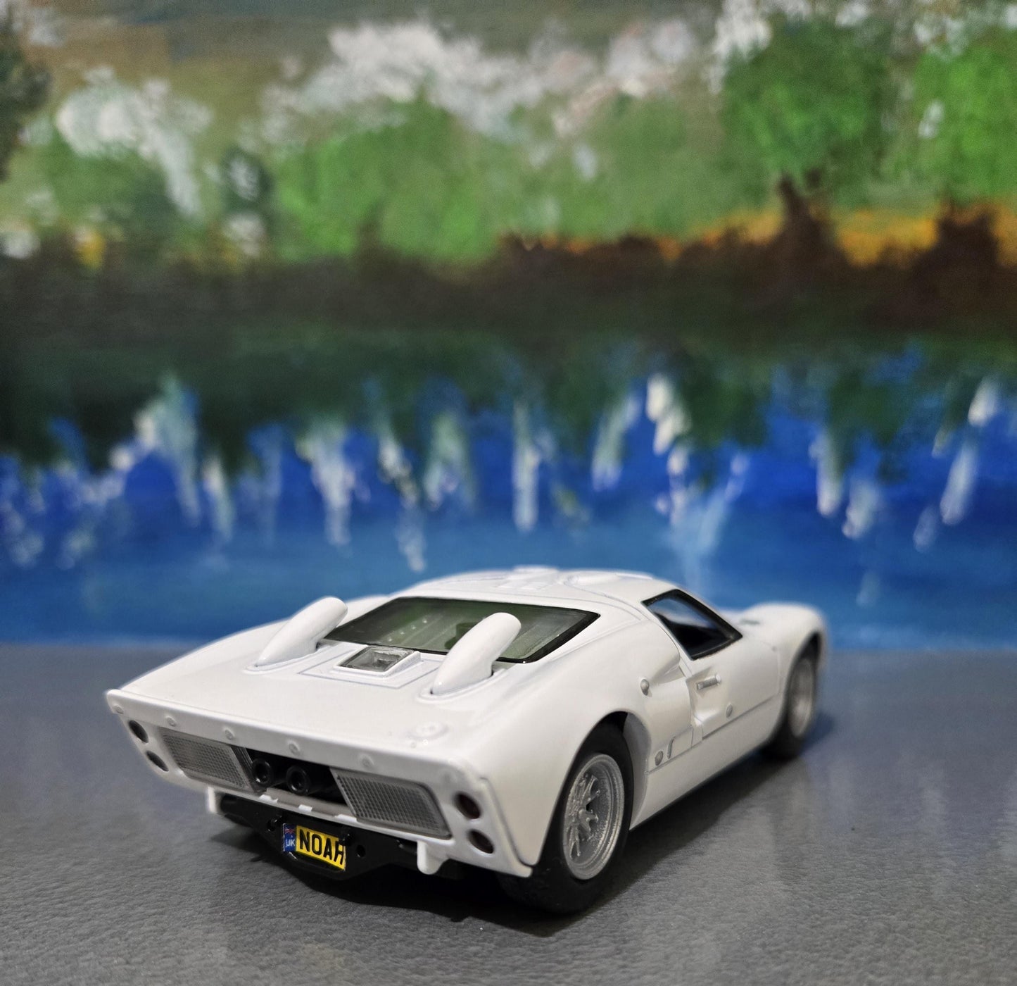 WHITE Toy Car Ford GT 40 MKII 1:32 - Pull Back Action, Open Doors, fun toy boy dad mother day gift sleeves