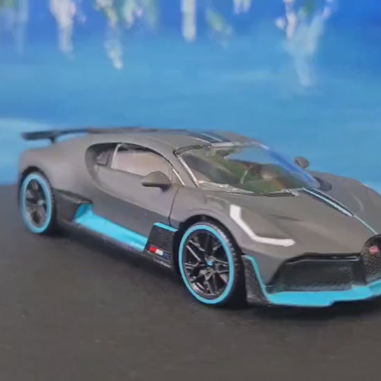 Bugatti Divo 1:43 Diecast Model Car – Grey/Blue – Custom Name Plate – Collectible Gift for Car Lovers, Dad,boys, girls, Kids – Boxed Display