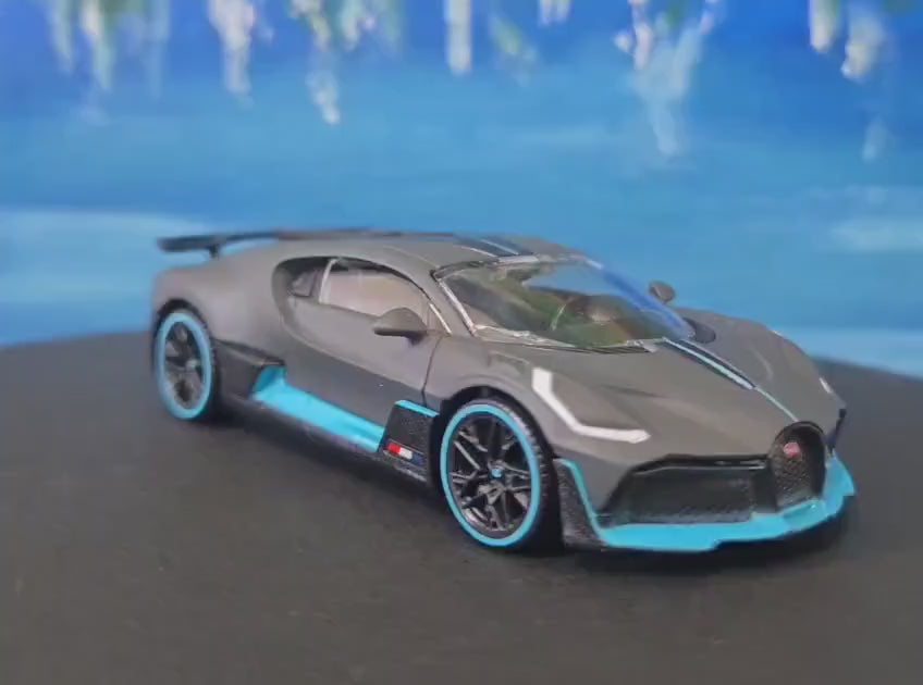Bugatti Divo 1:43 Diecast Model Car – Grey/Blue – Custom Name Plate – Collectible Gift for Car Lovers, Dad,boys, girls, Kids – Boxed Display