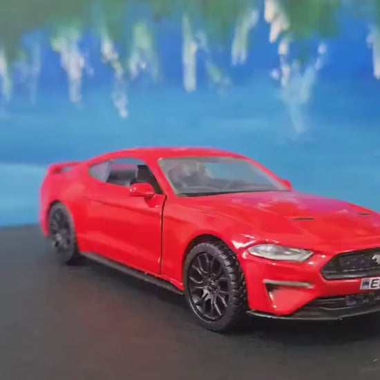 Motor Max Ford Mustang GT 2018 1:32 Red Diecast Model Car – Custom Name Plate – Collectible Gift for Dad, Car Lovers, Kids – Boxed Display