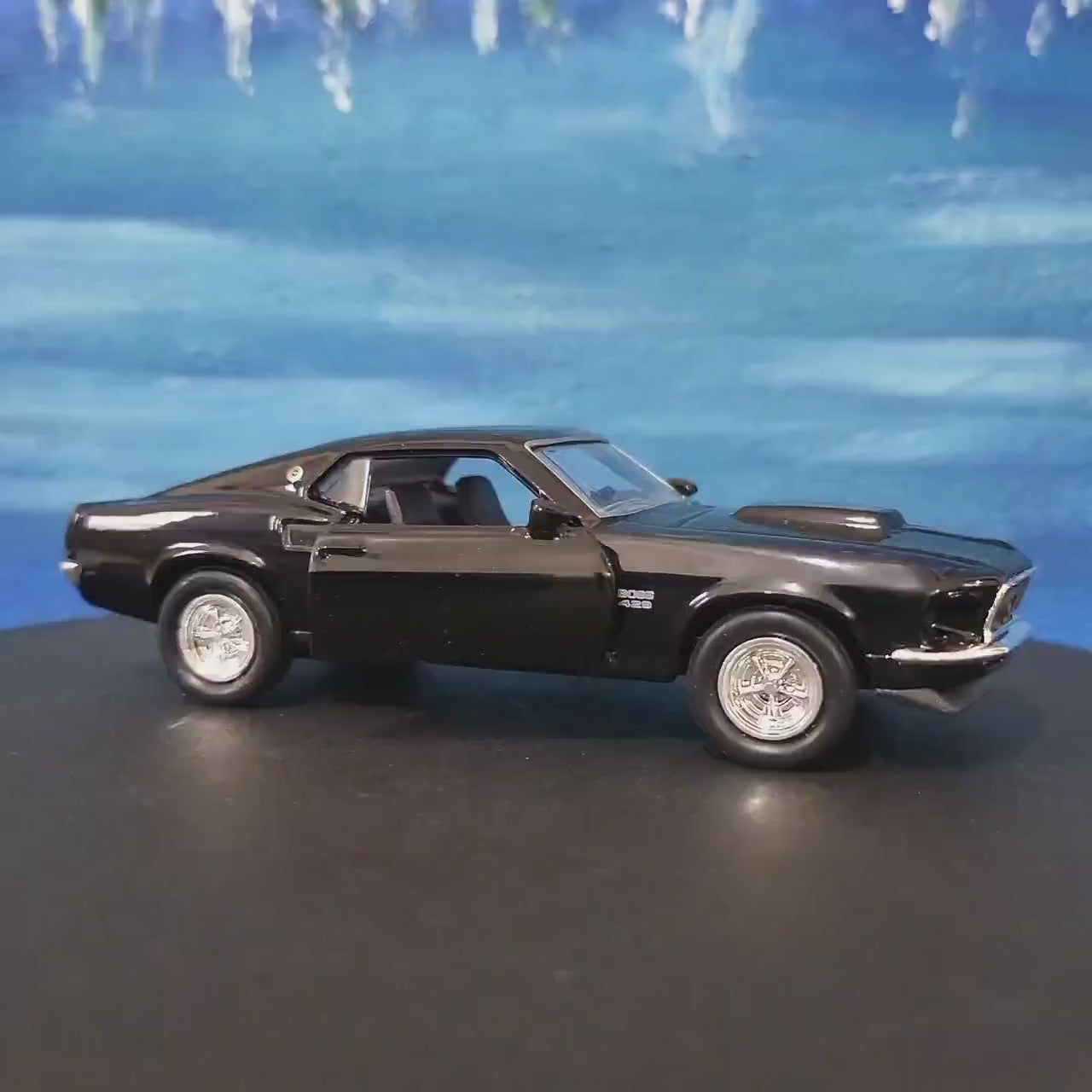 1969 Ford Mustang BOSS 429 Diecast Model Car 1:36 Scale – Gift for Car Enthusiasts, Boys, Girls, Uncle, Grandad, Collectors New Boxed
