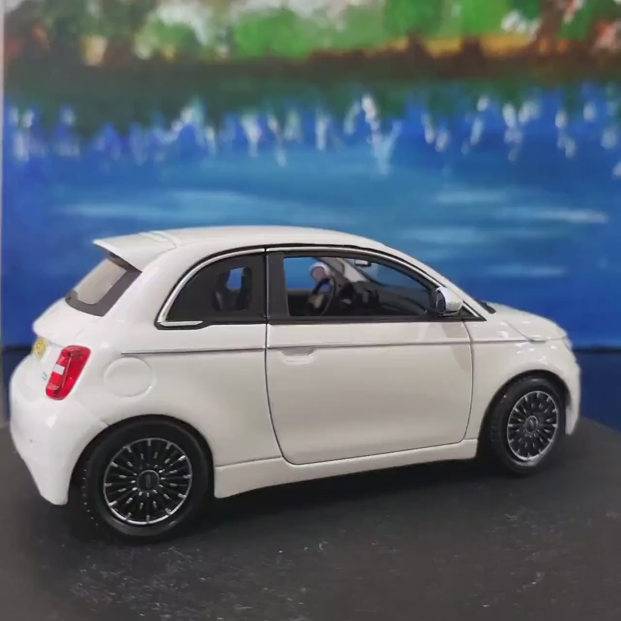 Personalised Plate White FIAT 500e 1:24Scale Toy Car - Model-Gift for Boy, Girl, Dad, Mom, Uncle, Grandad - Birthday, Christmas Present