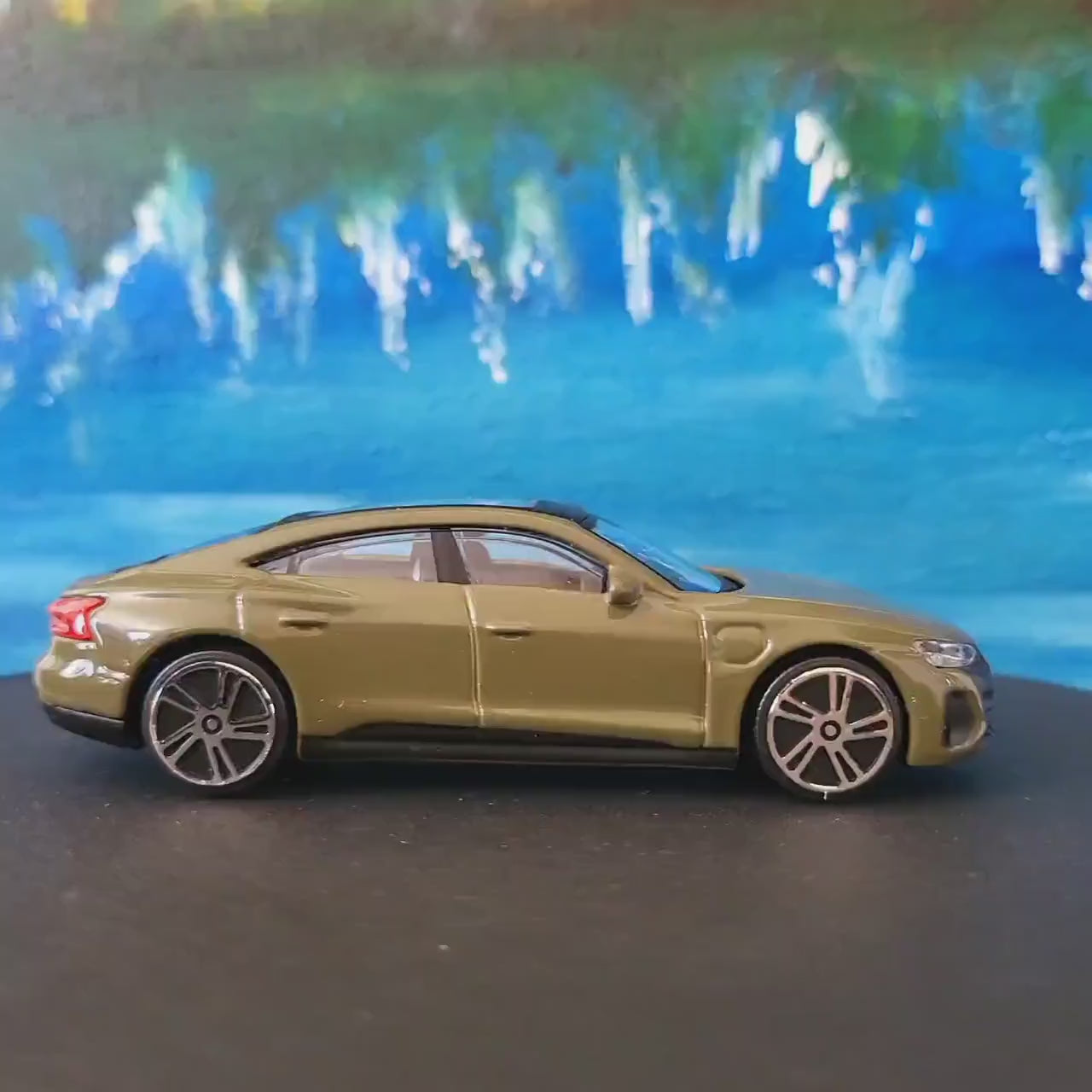 Audi RS e-tron GT 2022 1:43 with Personalized Name Plate Toy Car – Custom Gift for Boy, Girl, Dad, Uncle, Brother, Grandad – New Boxed