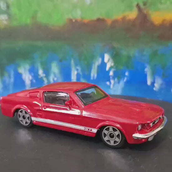 1967 Ford Mustang GT RED Diecast Model Car 1:43 Scale – Gift for Car Enthusiasts, Boys, Girls, Uncle, Grandad, Collectors New Boxed