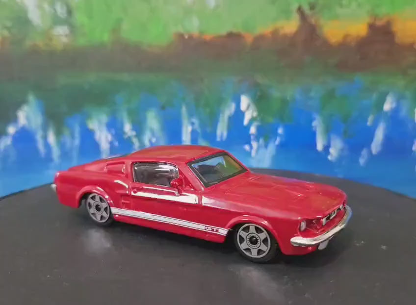1967 Ford Mustang GT RED Diecast Model Car 1:43 Scale – Gift for Car Enthusiasts, Boys, Girls, Uncle, Grandad, Collectors New Boxed