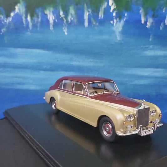 Rolls-Royce Phantom V Name Plate - James Young Burgundy/Oxford - Personalised Gift for Dad, Husband, Wife - Wedding Present (Gift Box)