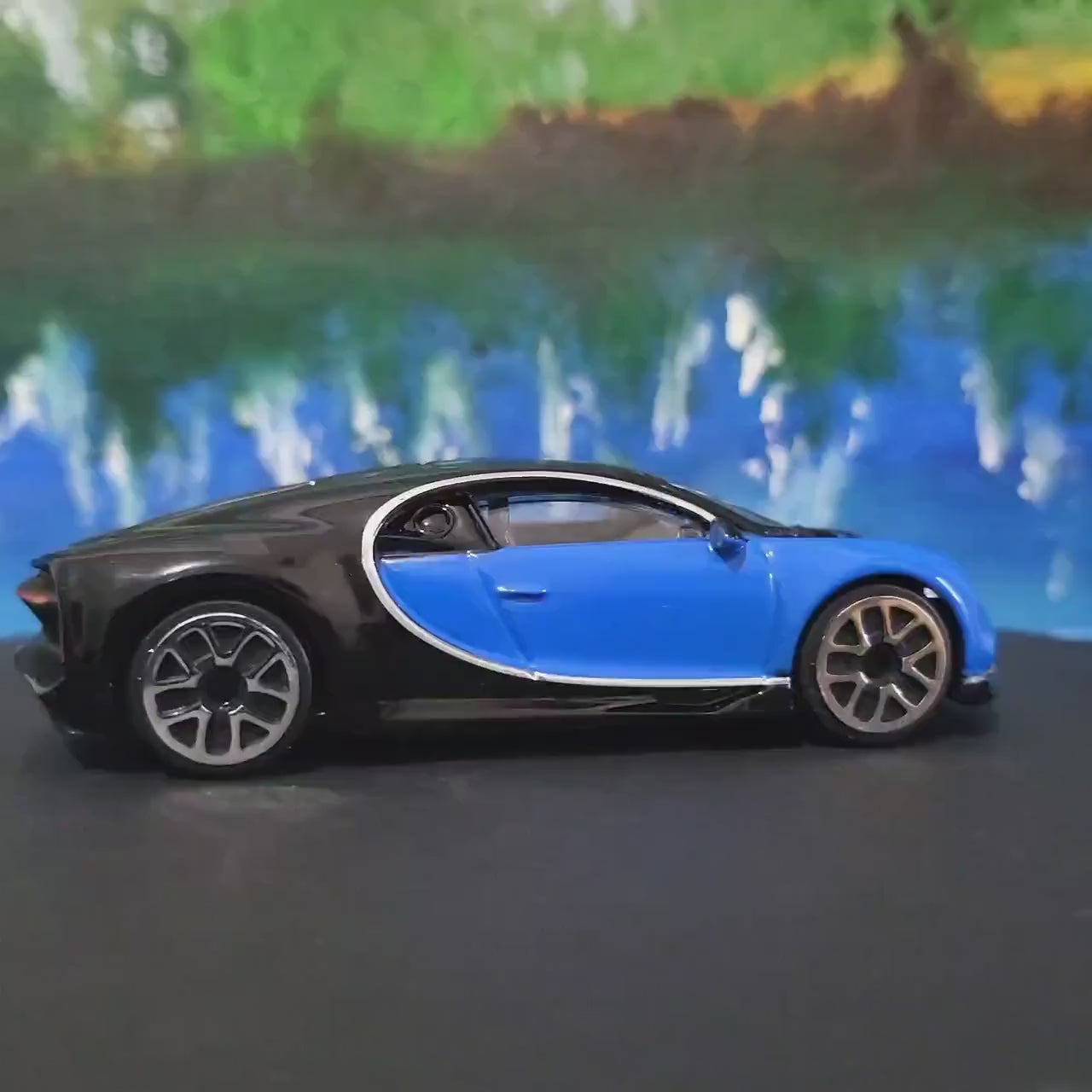 Custom Plates – Bugatti Chiron Blue 1:43 Scale Toy Car Model –  Gift for Boy, Girl, Dad, Mom, Uncle, Grandad – Birthday or Christmas Present