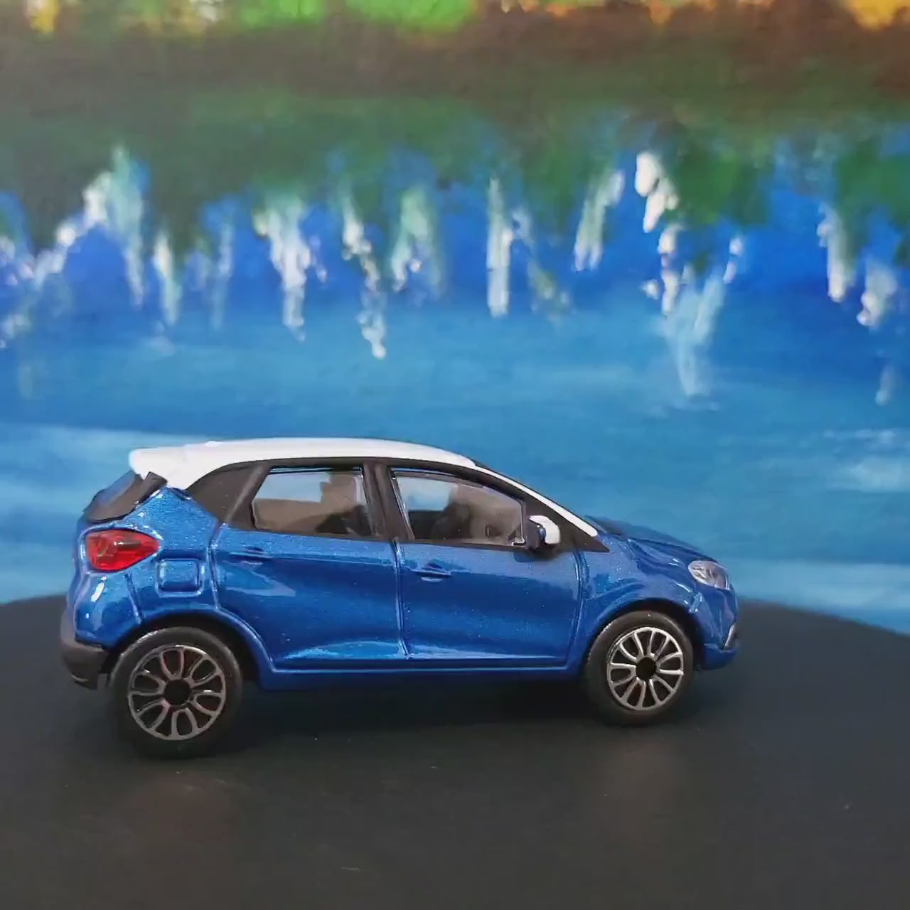 Renault CAPTUR Toy Car PERSONALISED PLATES Model boy girl dad mom uncle grandad brother Birthday Christmas gift present Boxed 1:43 scale