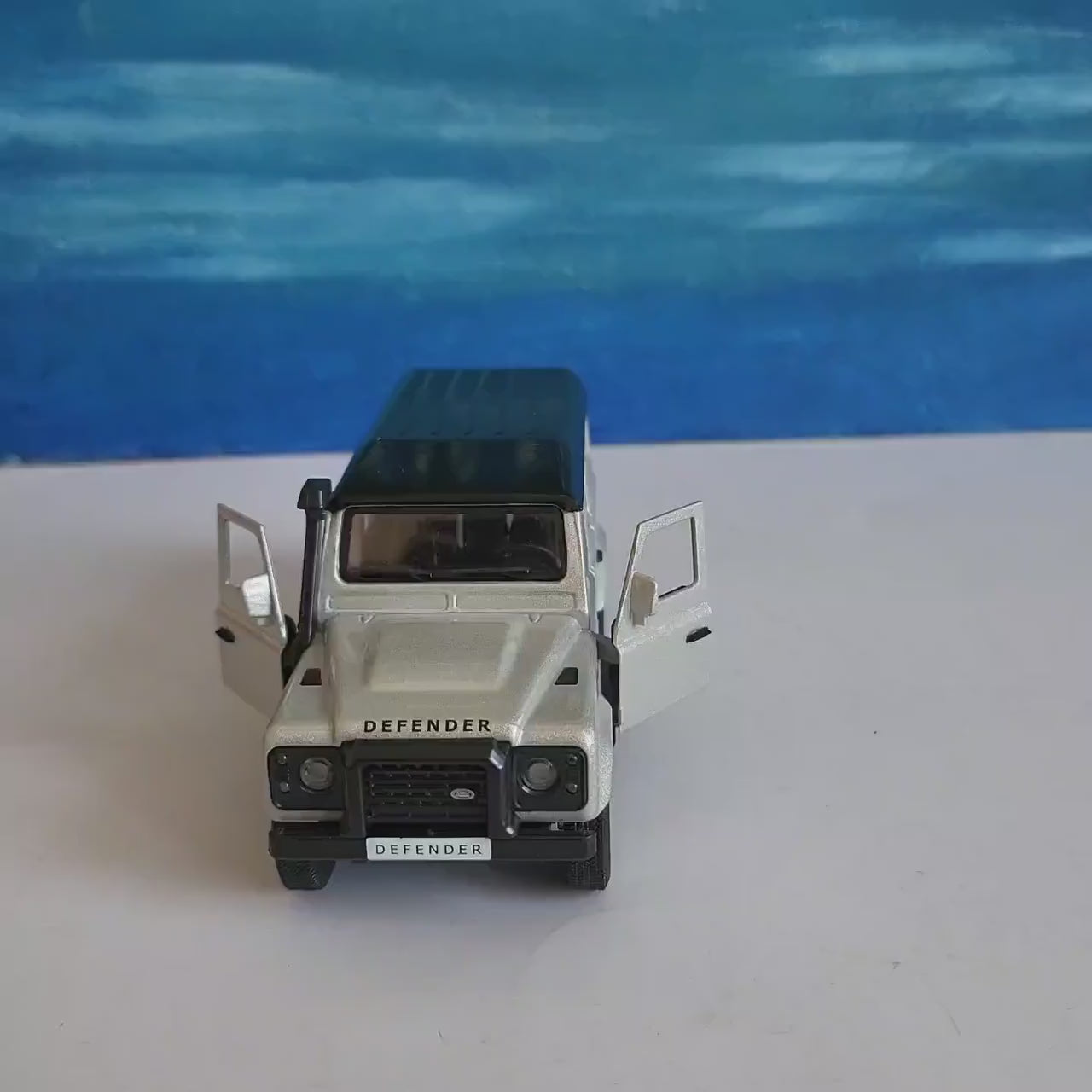 PERSONALISED PLATES Land rover Defender 1:36 Toy Car Model boy girl dad mom uncle grandad brother birthday cake topper gift Boxed, 3 Colours